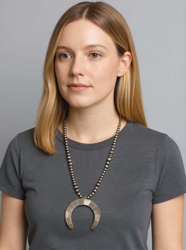 mother of pearl horseshoe necklace